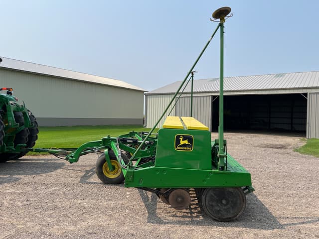 Image of John Deere 9300 equipment image 1