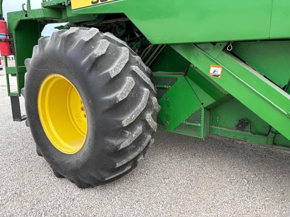 Image of John Deere 9500 equipment image 1
