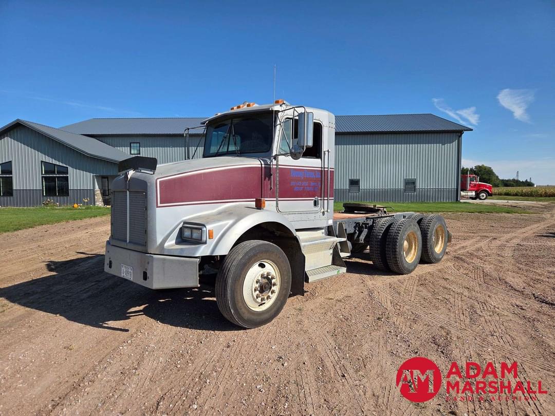 Image of Kenworth T400 Primary image