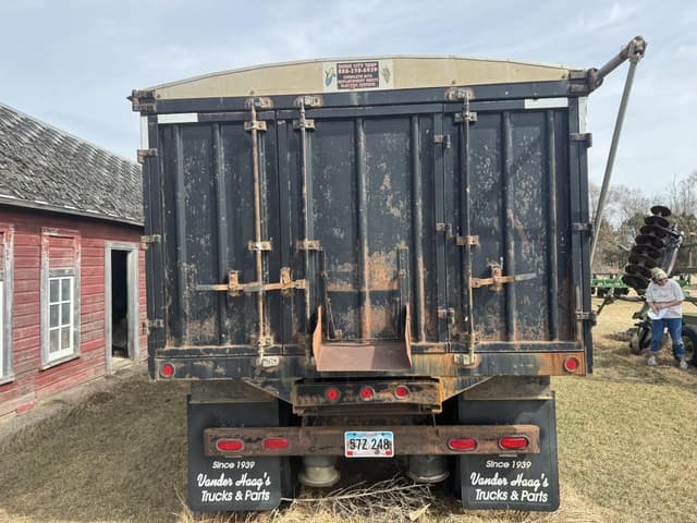 Image of Kenworth T600 equipment image 4