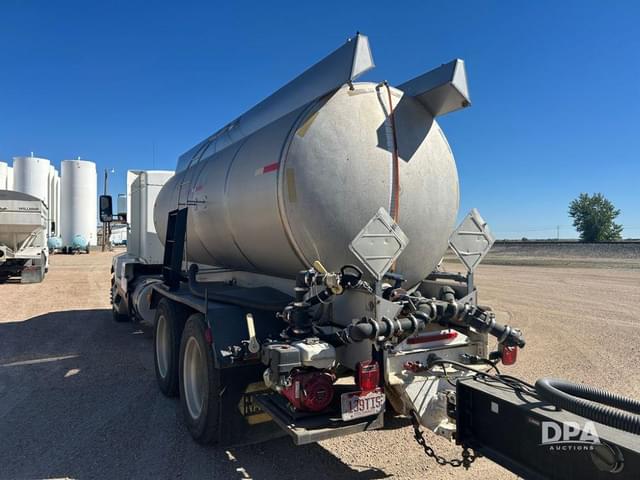 Image of Kenworth T600 equipment image 4