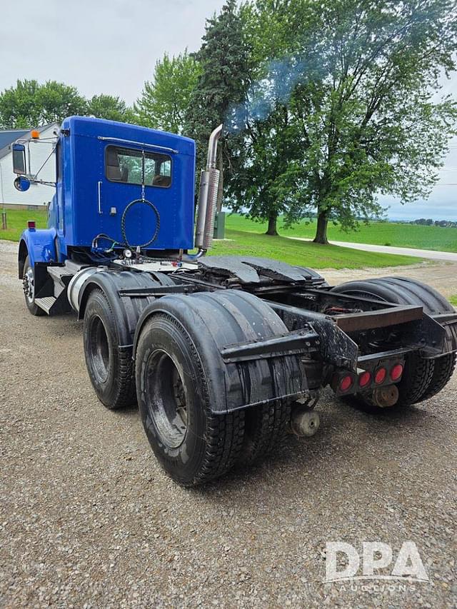 Image of Kenworth T800 equipment image 3