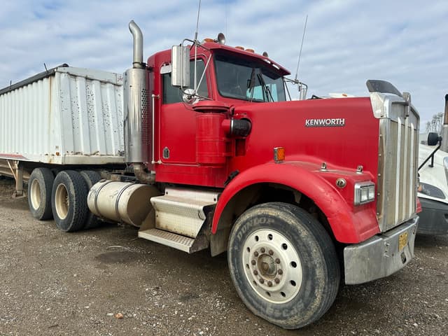 Image of Kenworth W9 equipment image 1