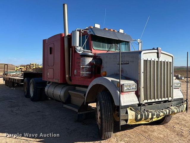 Image of Kenworth W900 equipment image 2