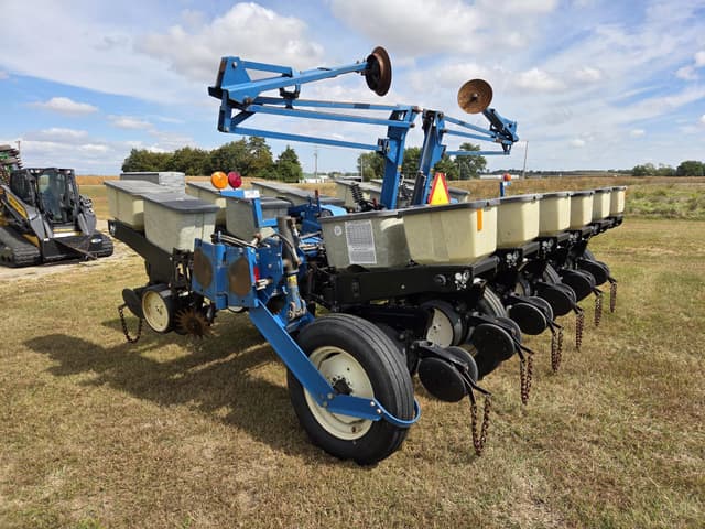 Image of Kinze 2200 equipment image 1