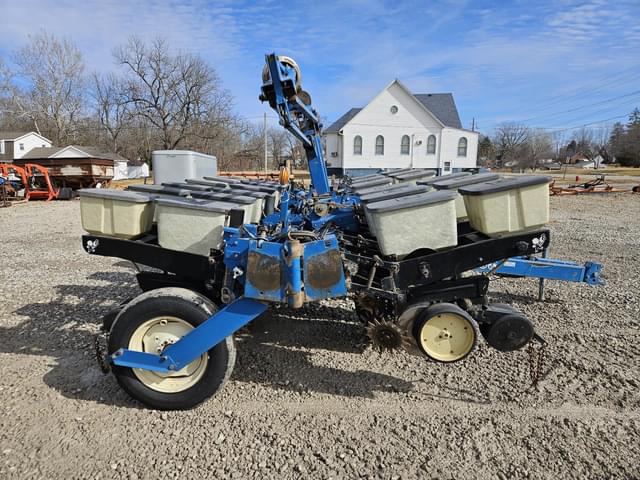 Image of Kinze 2200 equipment image 3