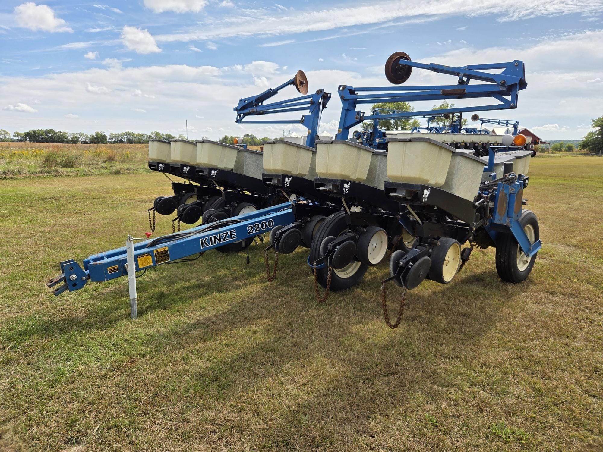 1991 Kinze 2200 Equipment Image0