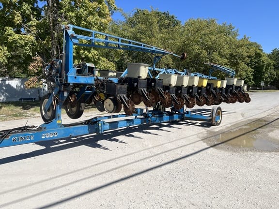 Main image Kinze 2300