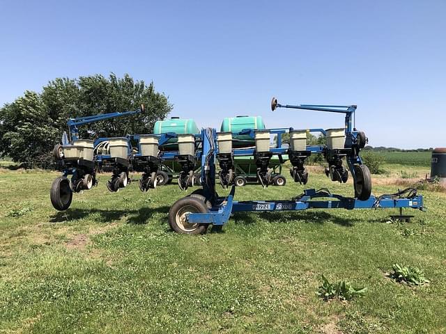 Image of Kinze 2300 equipment image 1