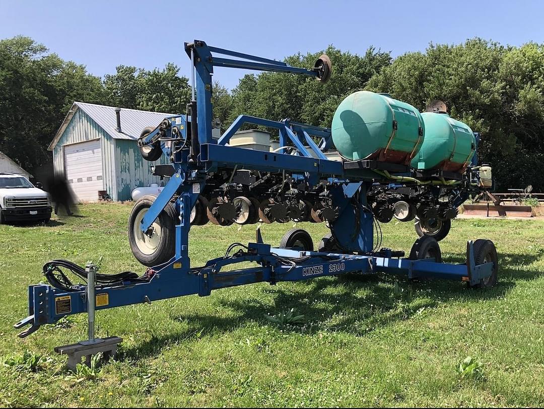 Image of Kinze 2300 Primary image
