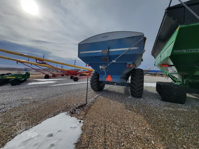 Image of Kinze 640 equipment image 2