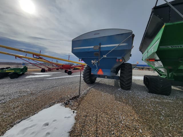 Image of Kinze 640 equipment image 2