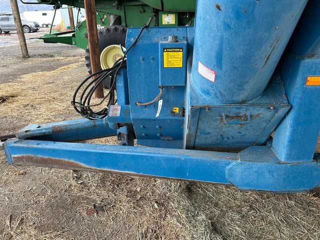 Image of Kinze 840 equipment image 3