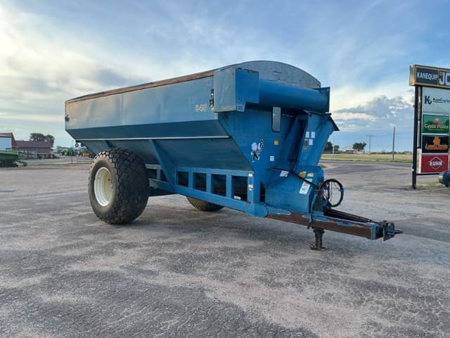 Image of Kinze 840 equipment image 4