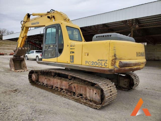 Image of Komatsu PC200LC equipment image 2