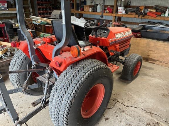 Image of Kubota B2150 equipment image 3
