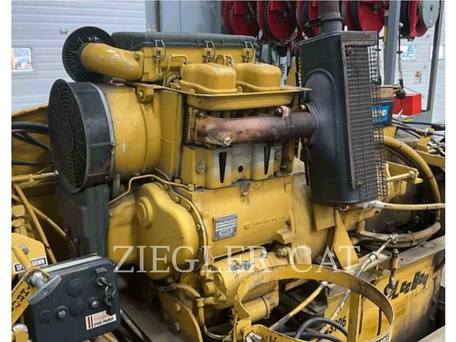 Image of LeeBoy 1000B equipment image 4