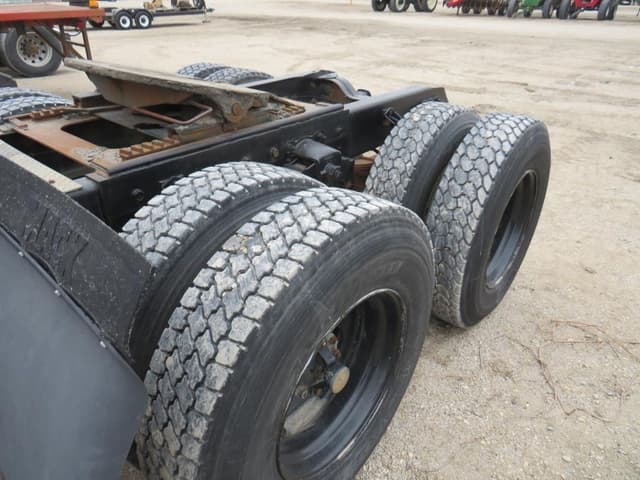 Image of Mack CH600 equipment image 2