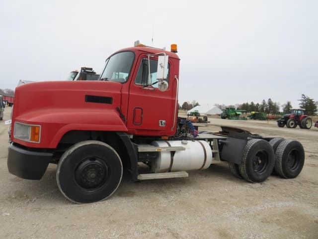 Image of Mack CH600 equipment image 1