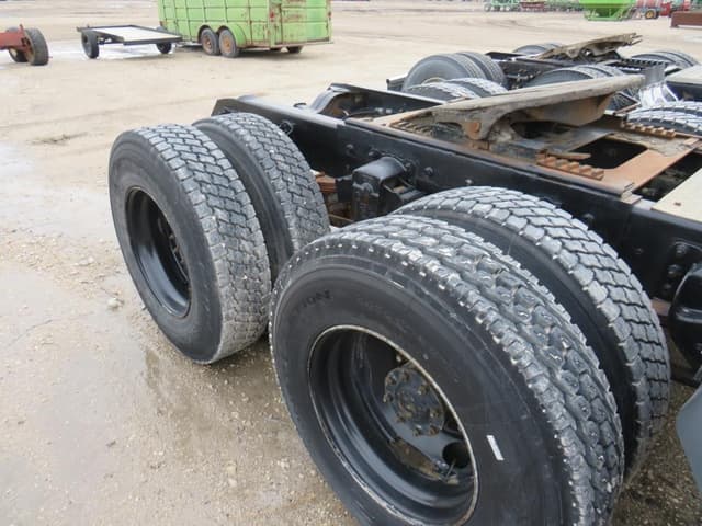 Image of Mack CH600 equipment image 4