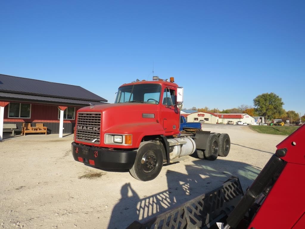 Image of Mack CH600 Primary image