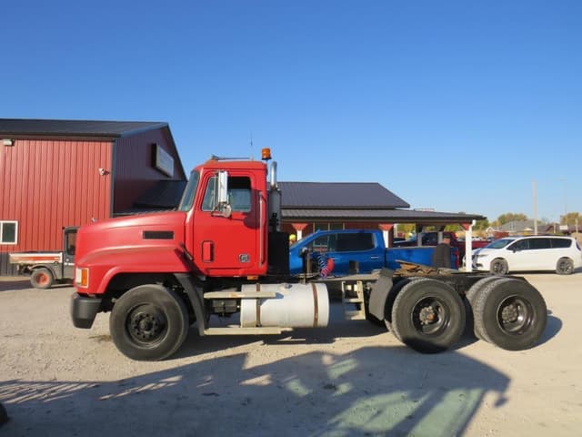 Image of Mack CH600 equipment image 1