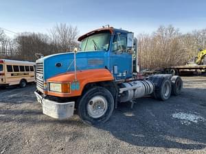 1991 Mack CH613 Image