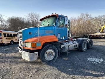 Main image Mack CH613