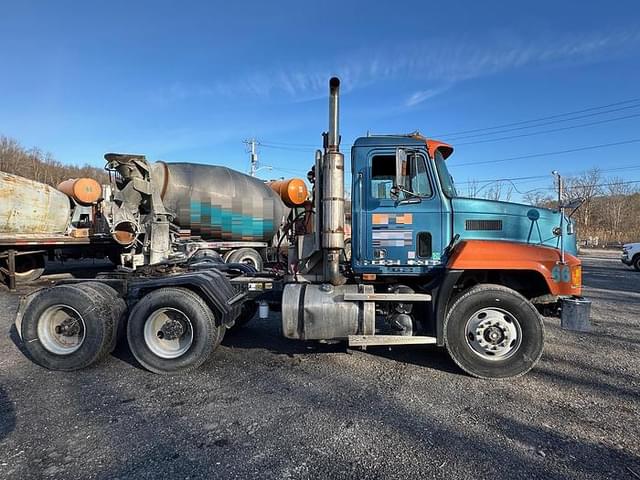 Image of Mack CH613 equipment image 2