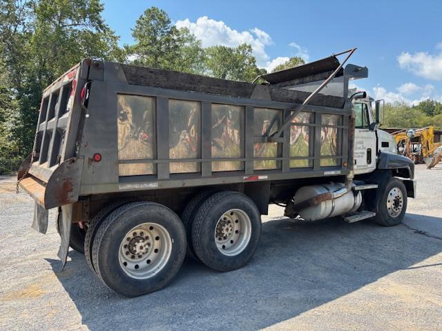 Image of Mack CH613 equipment image 3