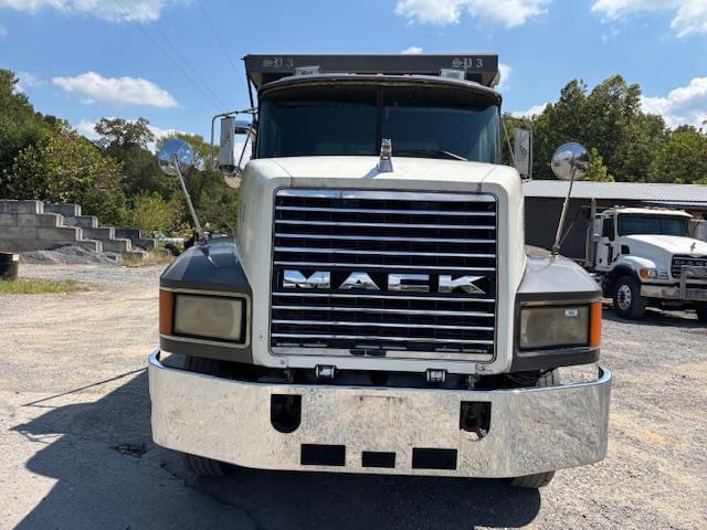Image of Mack CH613 equipment image 1