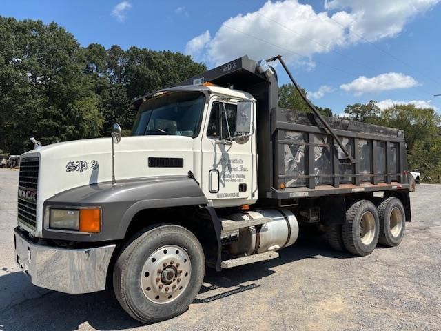 1991 Mack CH613 Equipment Image0