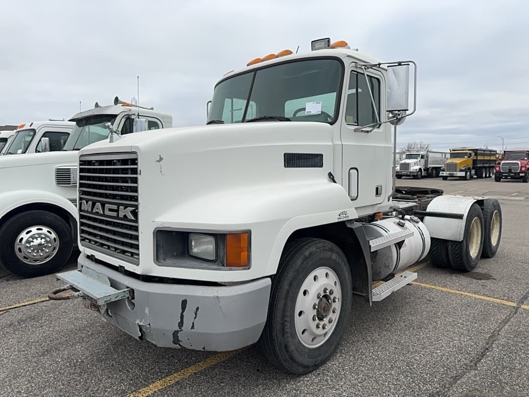 Image of Mack CH613 Primary image