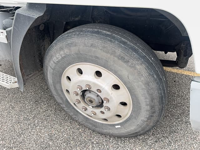 Image of Mack CH613 equipment image 2