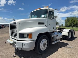 1991 Mack CH613 Image