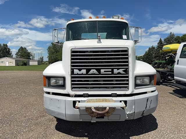 Image of Mack CH613 equipment image 1