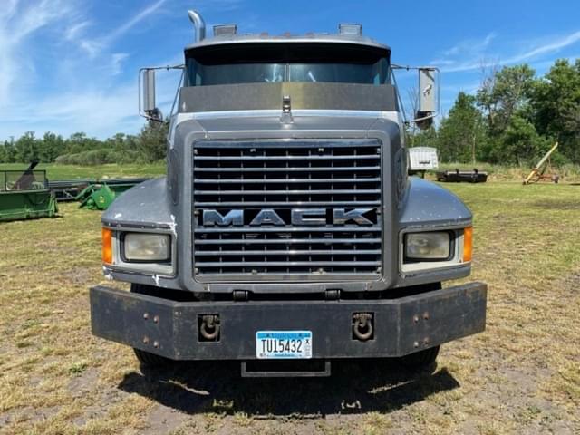 Image of Mack CH613 equipment image 2
