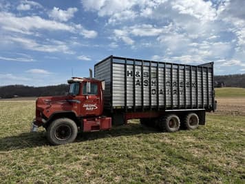 Main image Mack DM690S