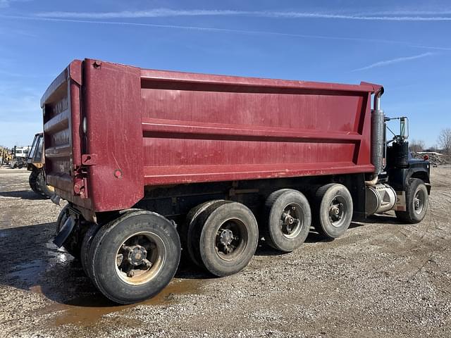 Image of Mack RB688S equipment image 4
