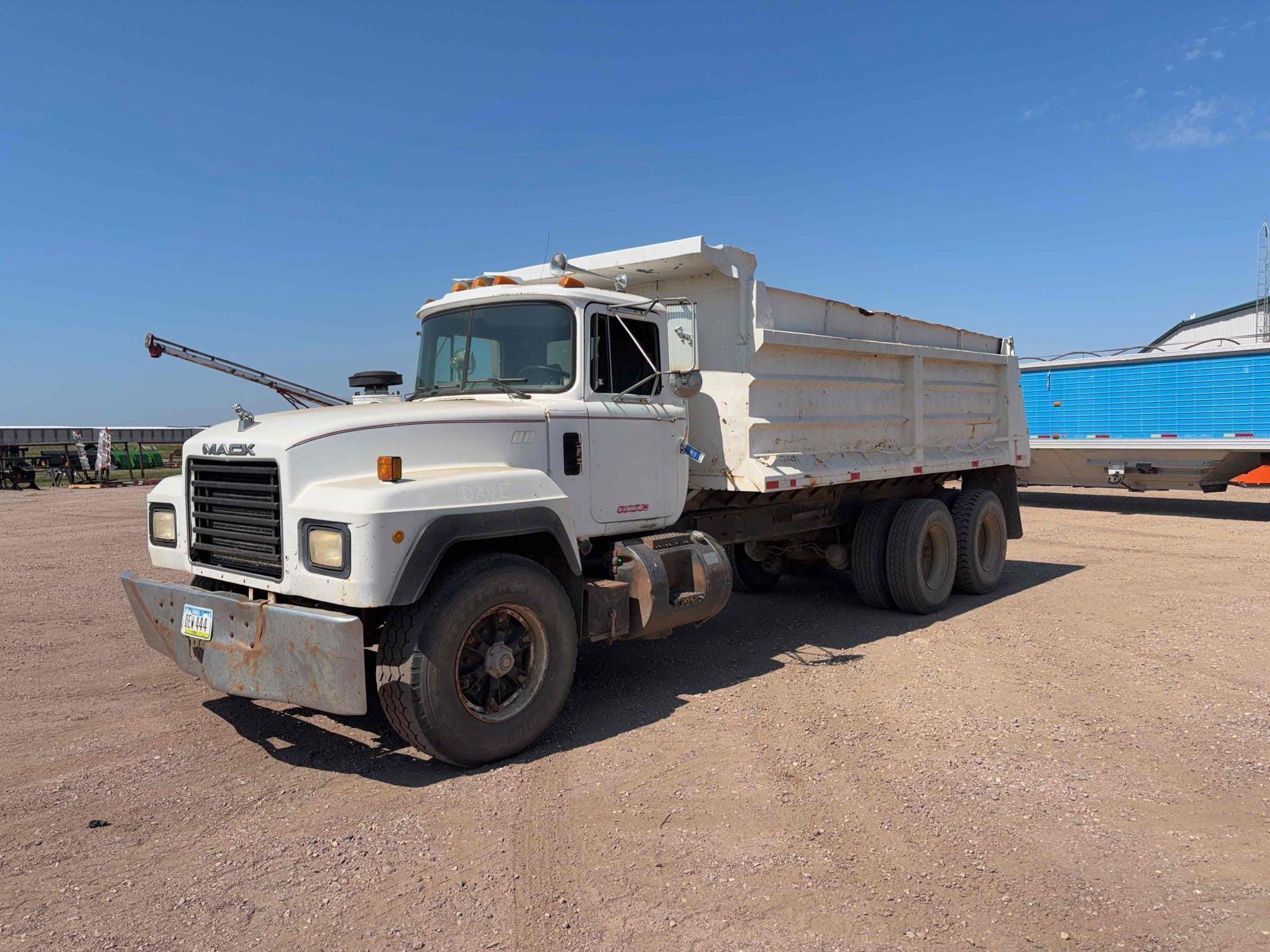 1991 Mack RD600 Equipment Image0