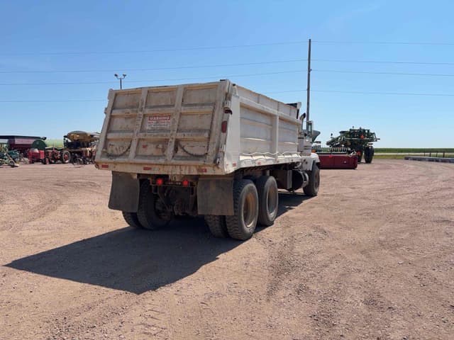 Image of Mack RD600 equipment image 3