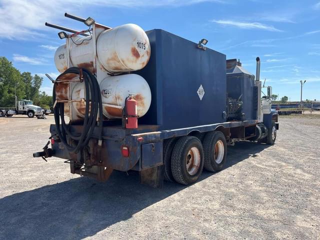 Image of Mack RD600 equipment image 4