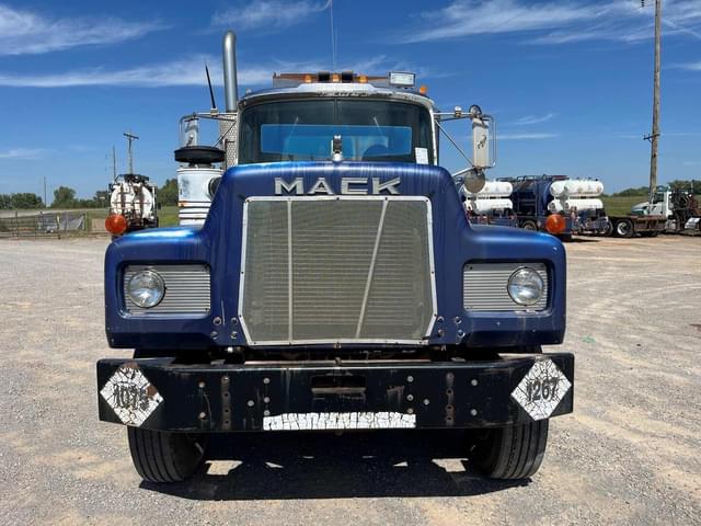 Image of Mack RD600 equipment image 1