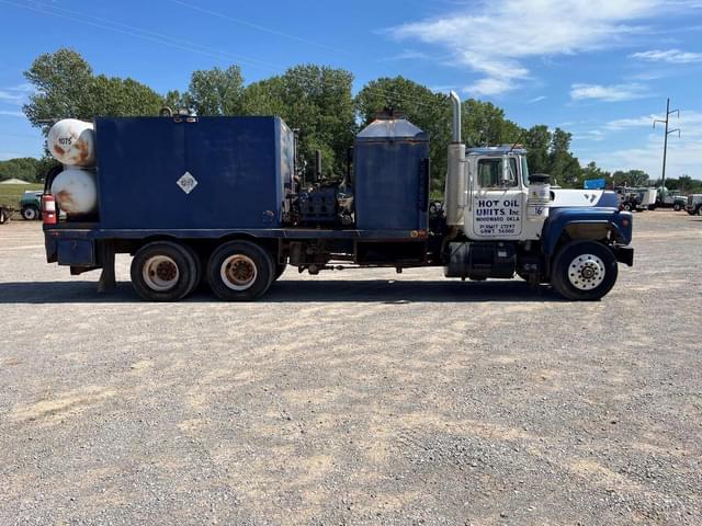 Image of Mack RD600 equipment image 3
