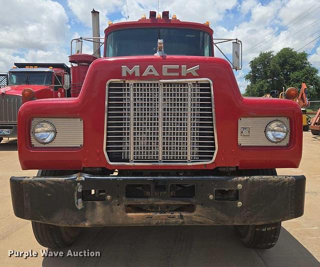 Image of Mack RD688S equipment image 1