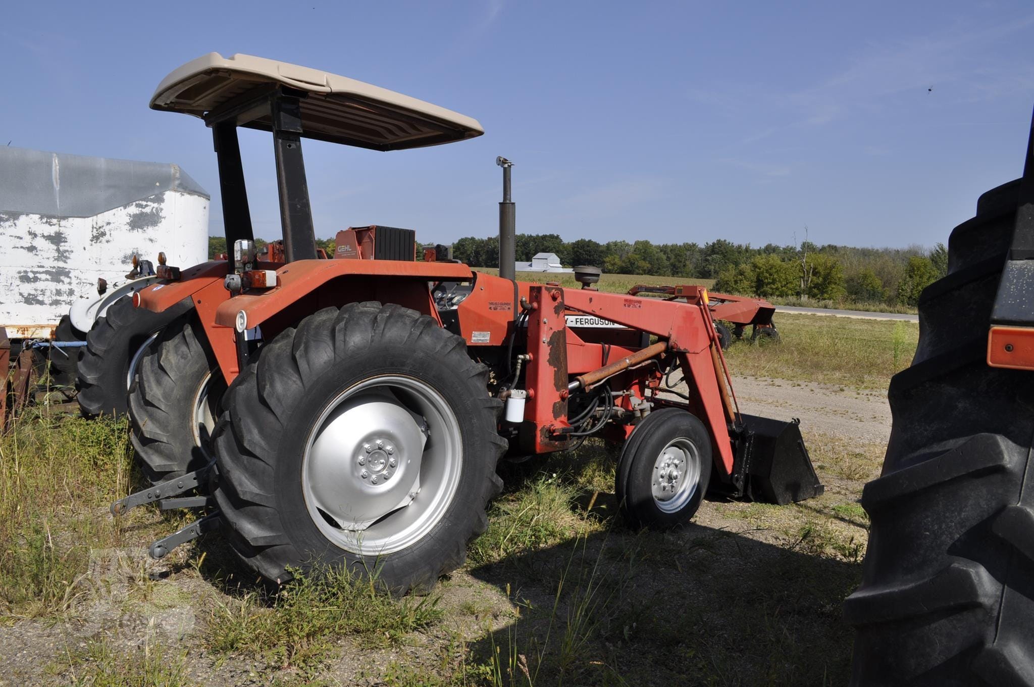 1991 Massey Ferguson 231 Equipment Image0