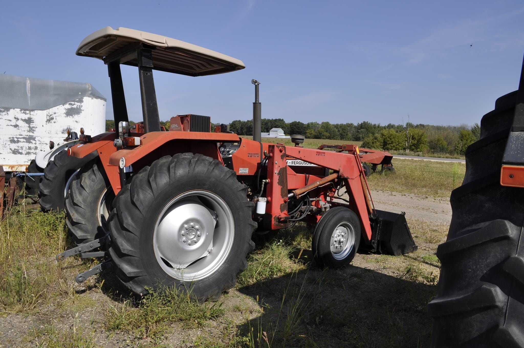 1991 Massey Ferguson 231 Equipment Image0