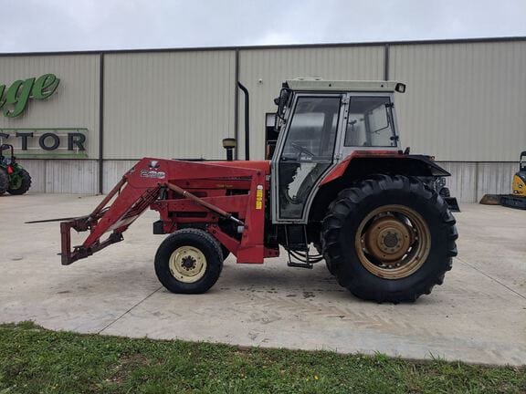 1991 Massey Ferguson 383 Equipment Image0