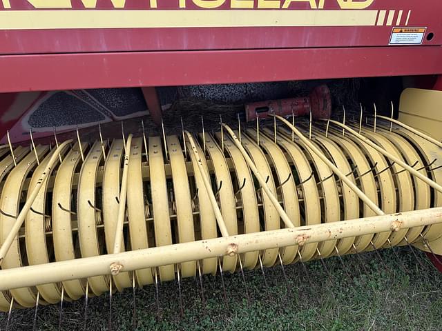 Image of New Holland 570 equipment image 2