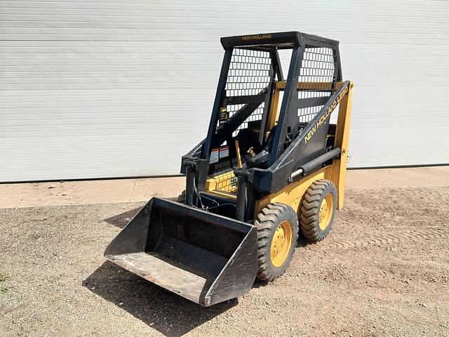 Image of New Holland L250 equipment image 1